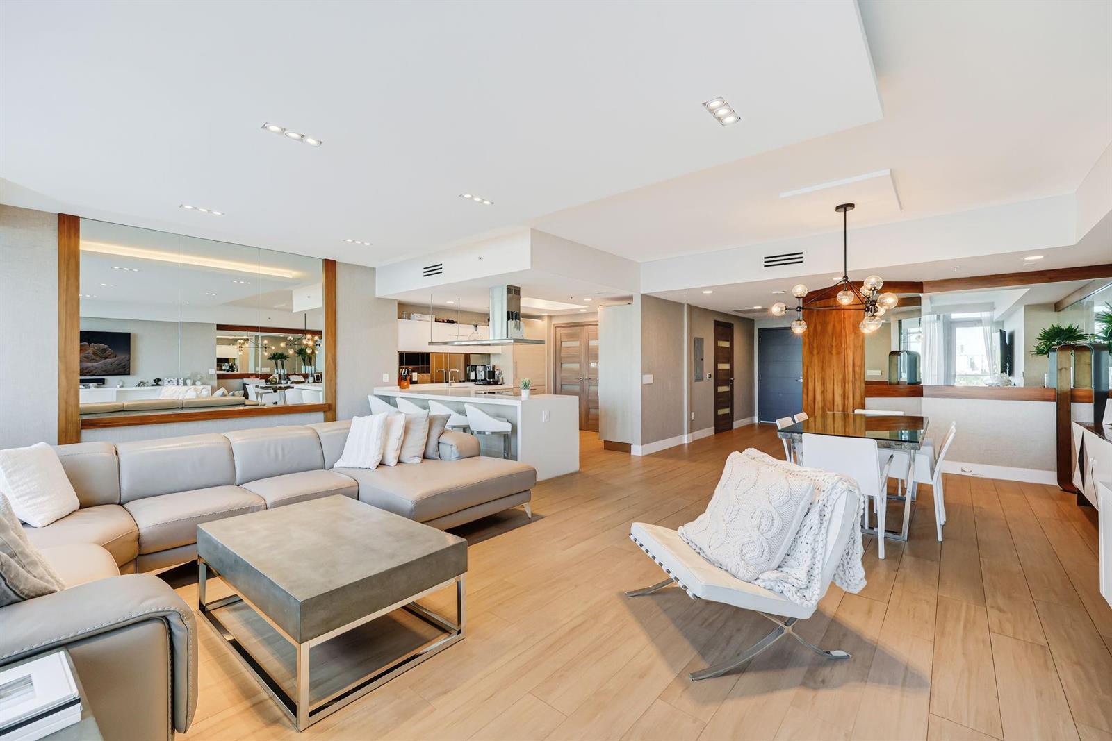 17301 Biscayne Boulevard # 1011, North Miami Beach FL 33160 photo 4