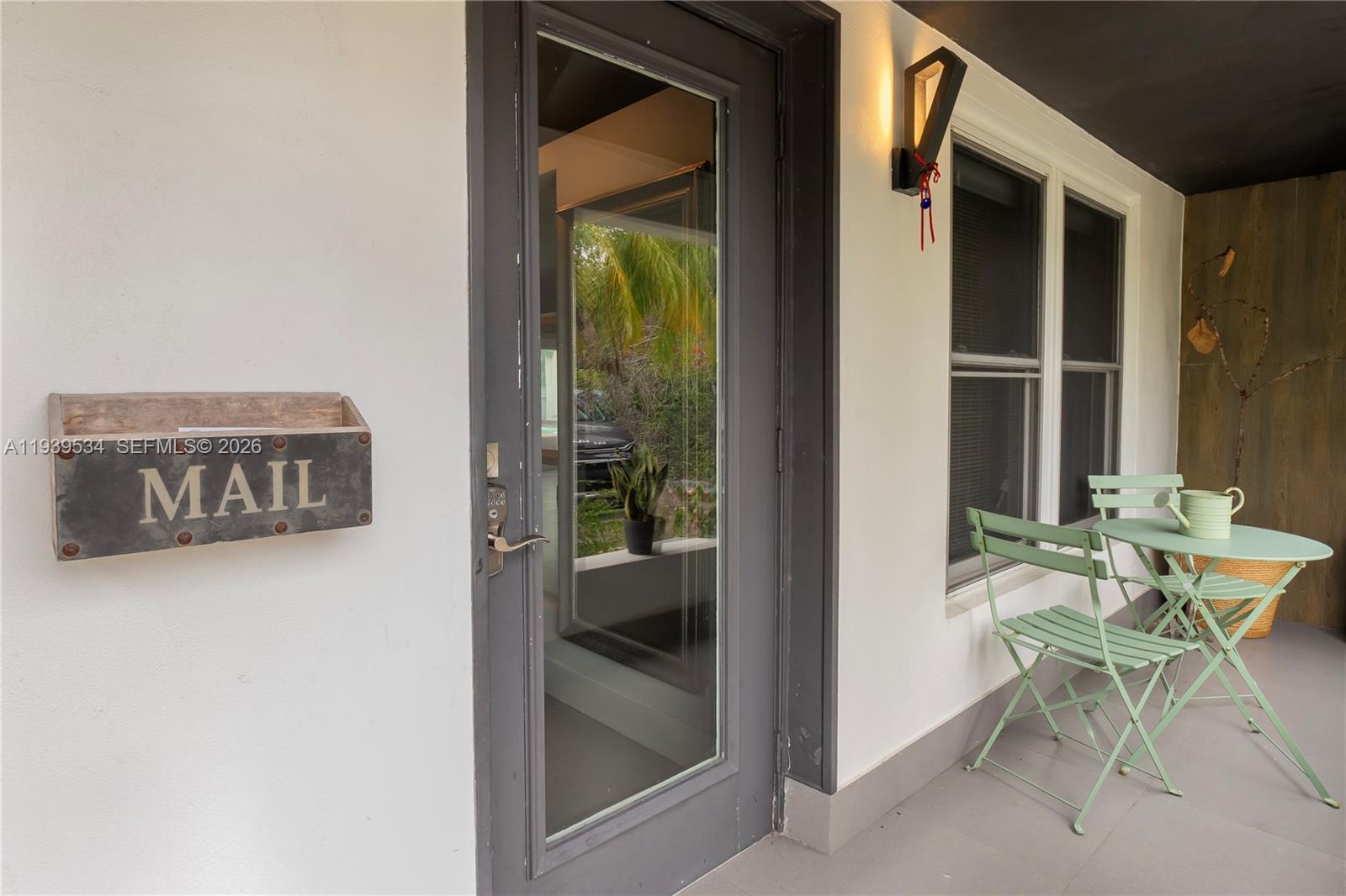 1174 Garfield St, Hollywood FL 33019 photo 2