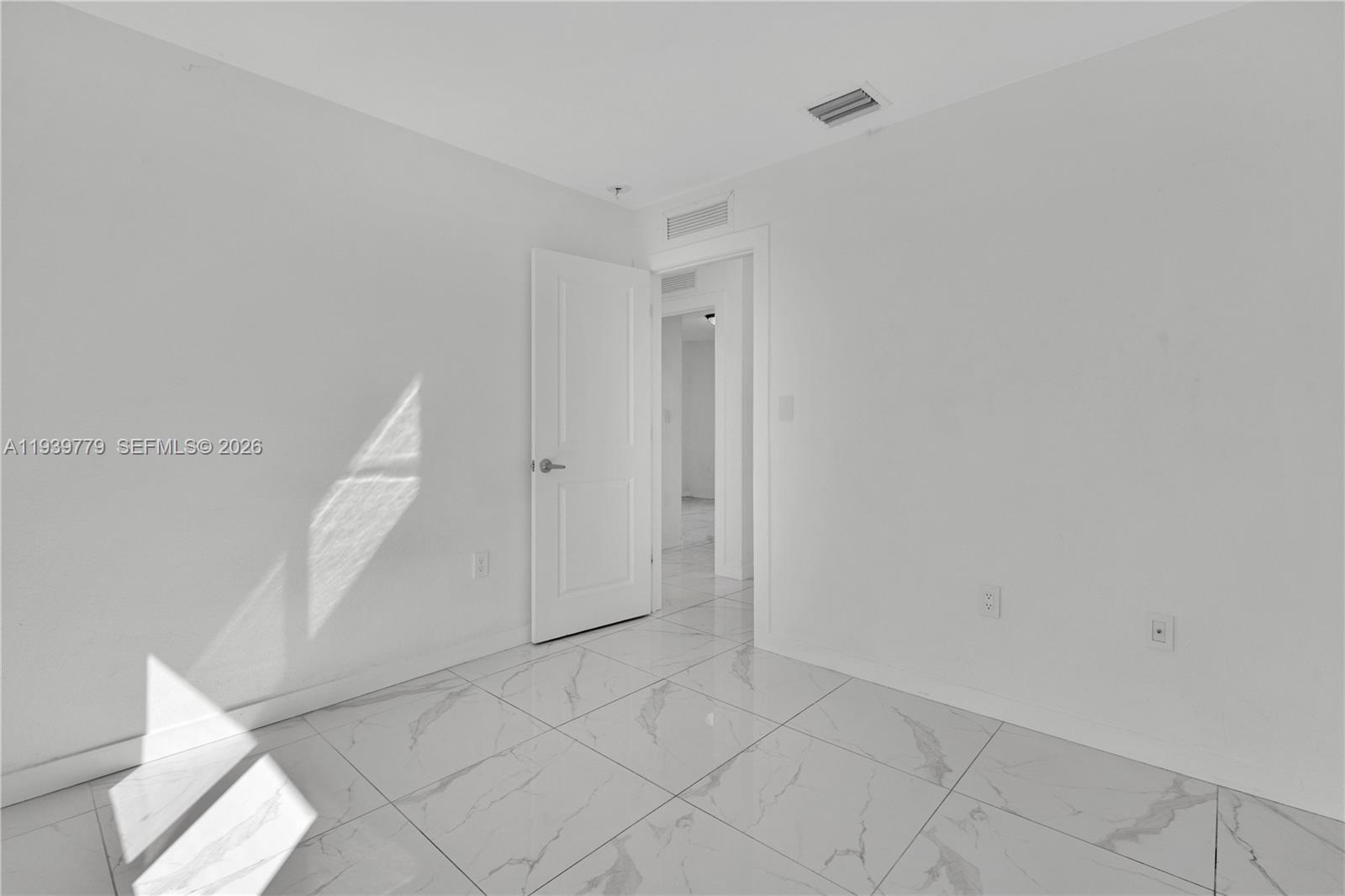 2490 NW 44th St, Miami FL 33142 photo 5