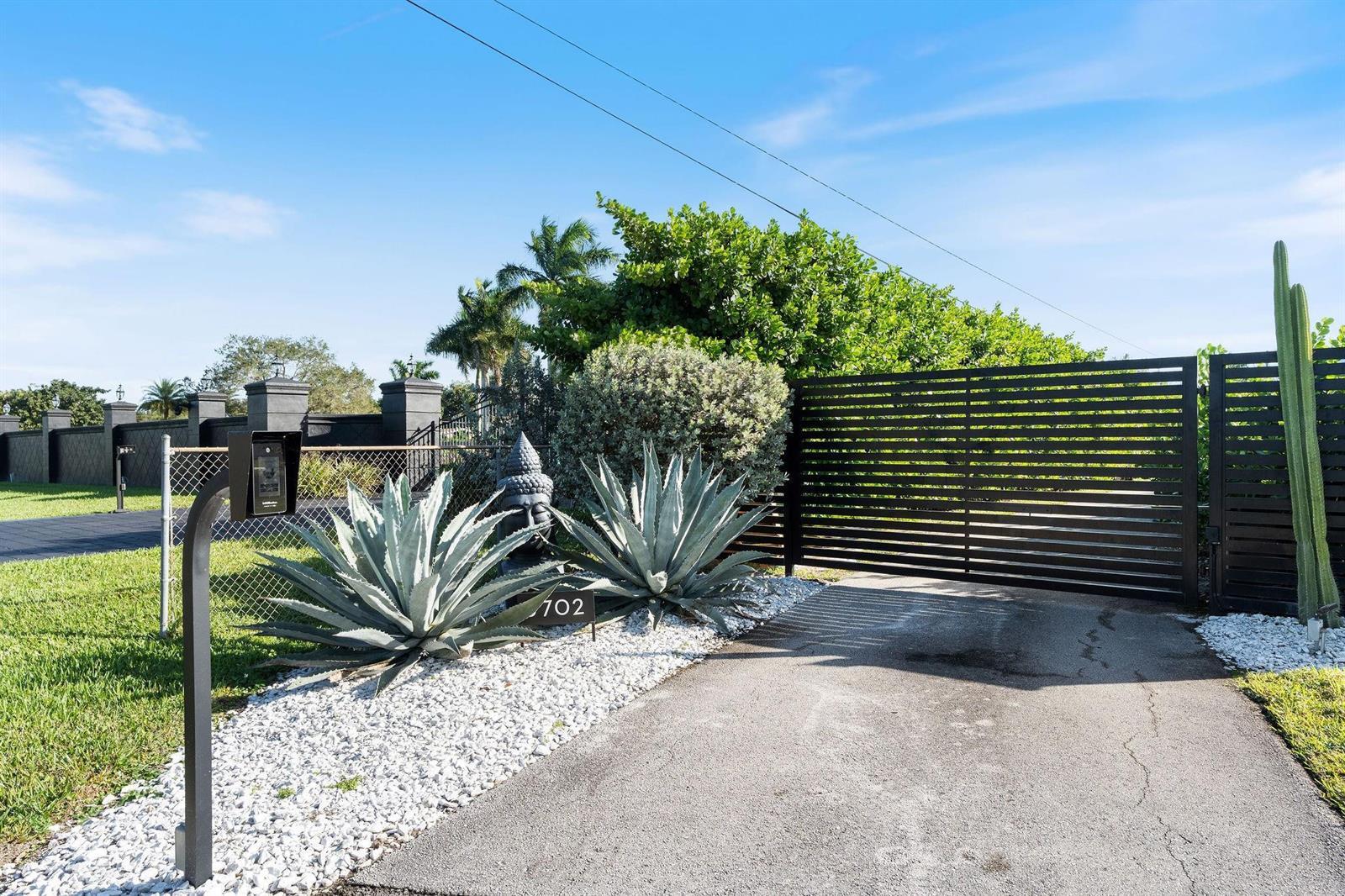 5702 SW 136 Avenue, Southwest Ranches FL 33330