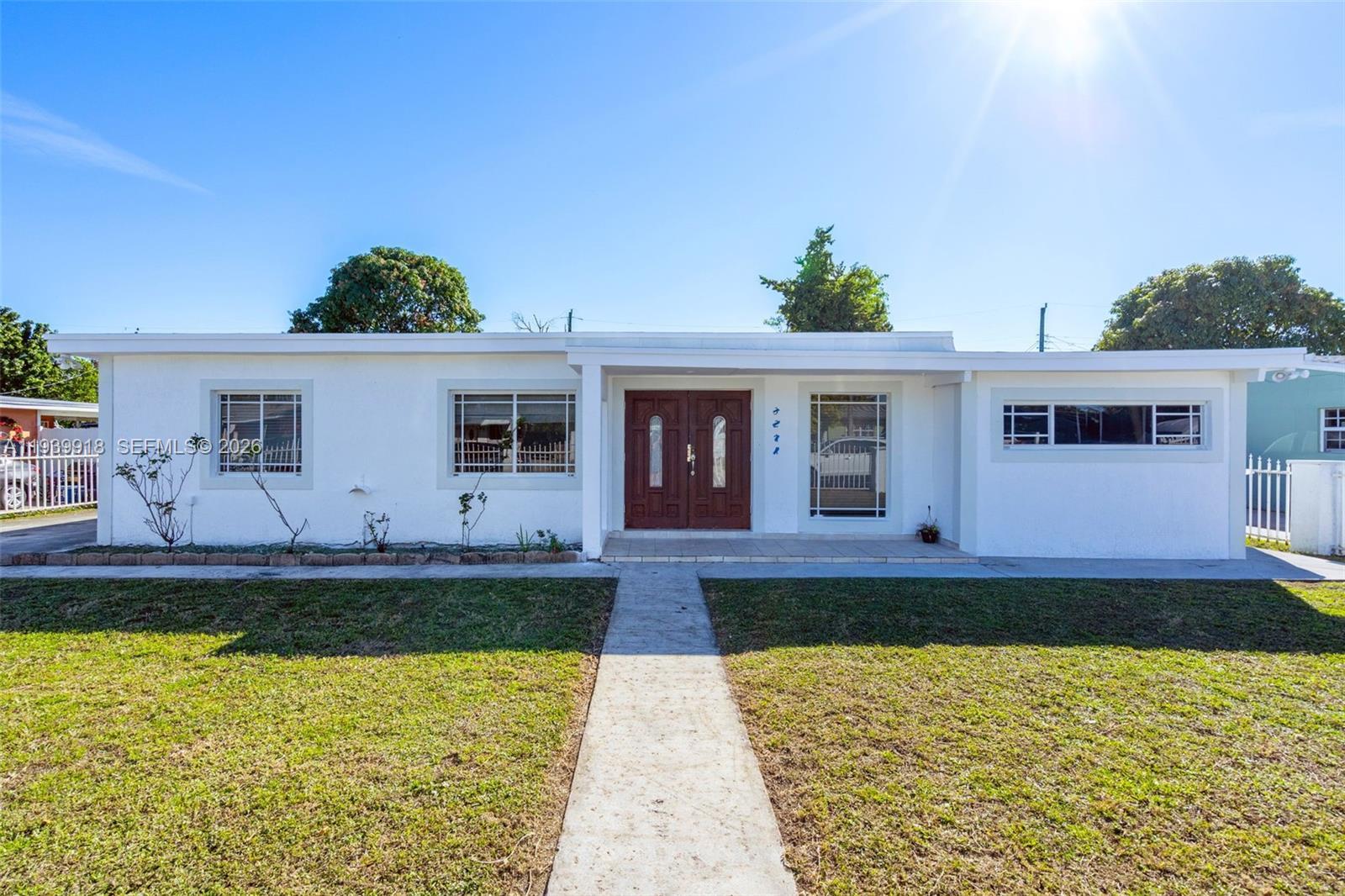 3274 NW 100th St, Miami FL 33147