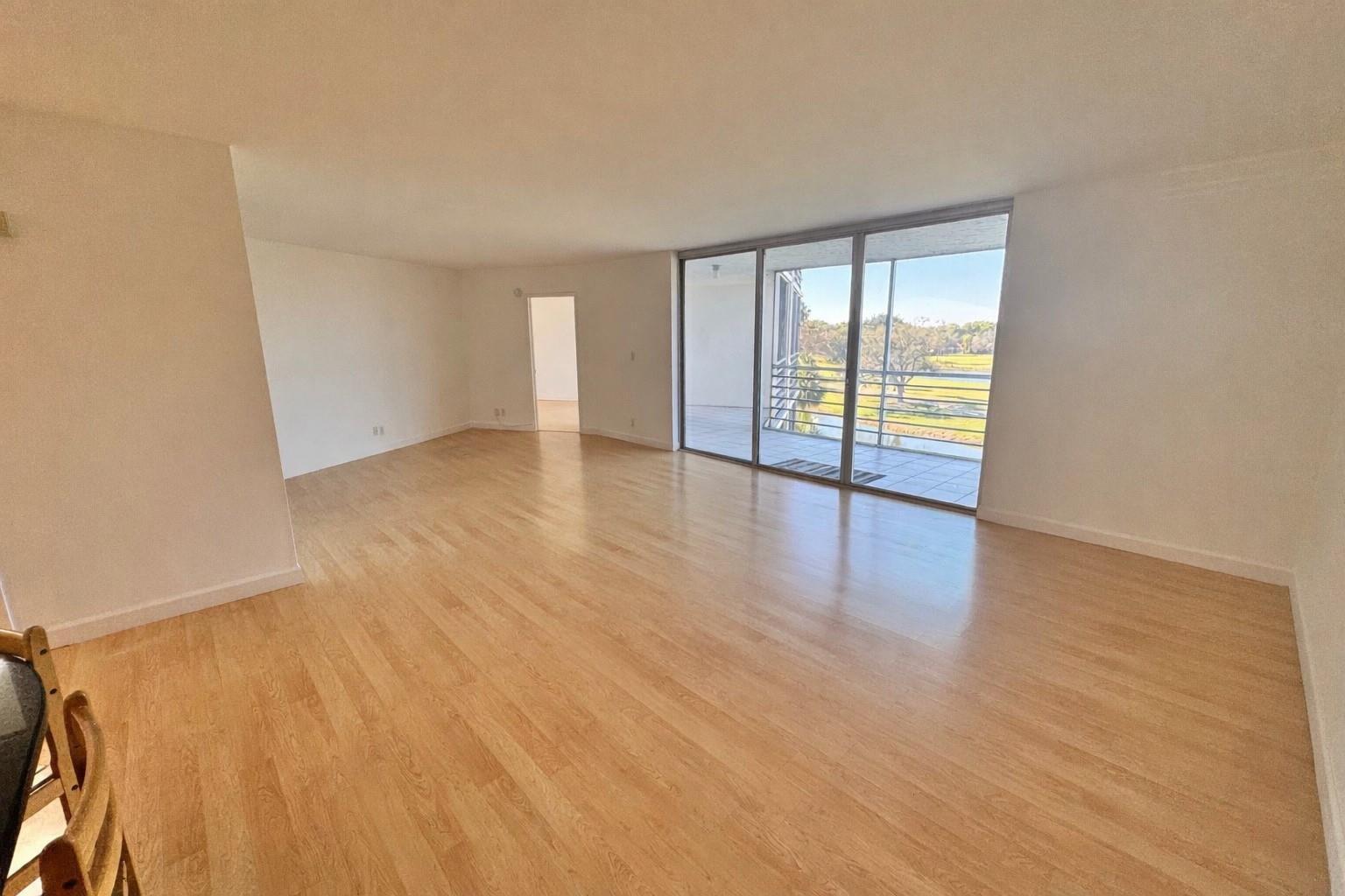 3980 Oaks Clubhouse Drive # 405, Pompano Beach FL 33069 photo 4