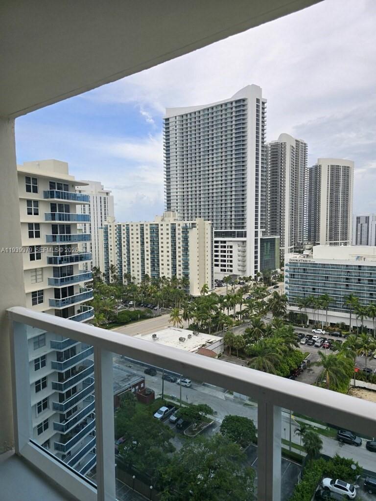 Hollywood, FL