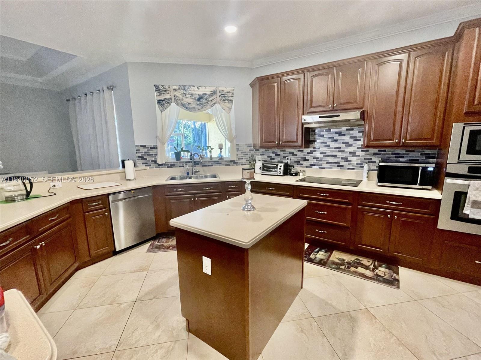 12841 Country Glen Dr, Cooper City FL 33330 photo 3