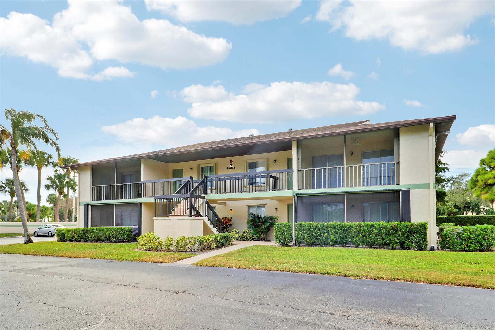 6392 Chasewood Drive # F, Jupiter FL 33458