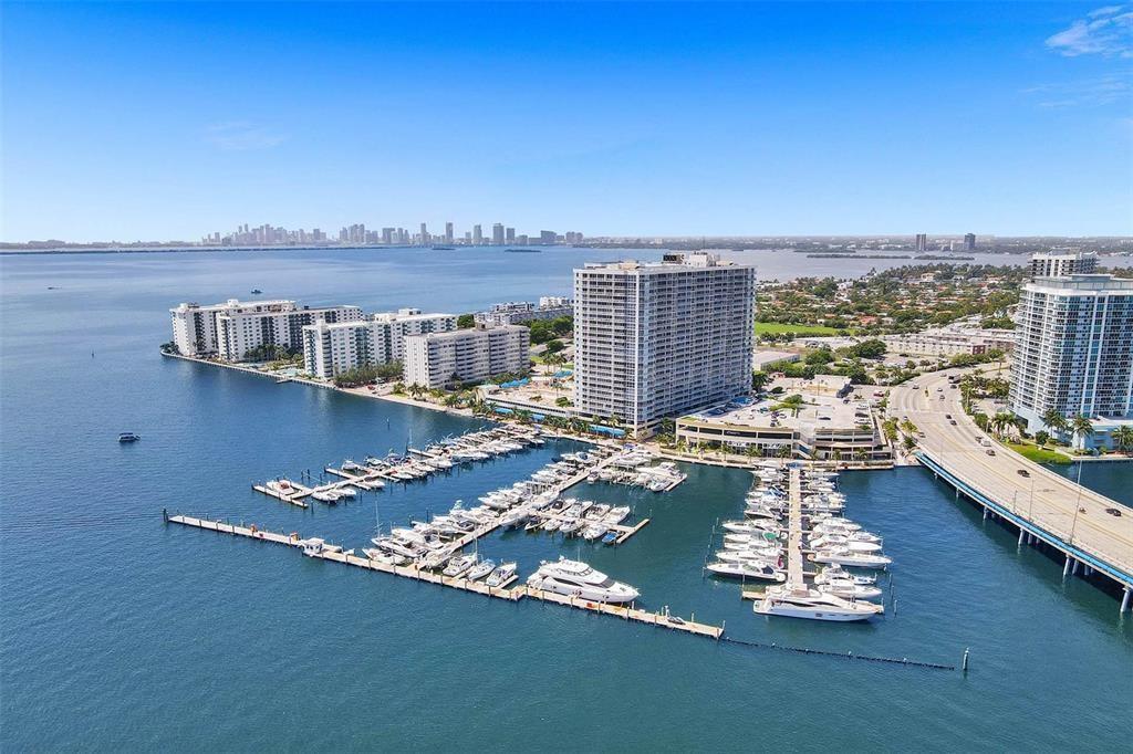 7601 E Treasure Drive # 1524, North Bay Village FL 33141