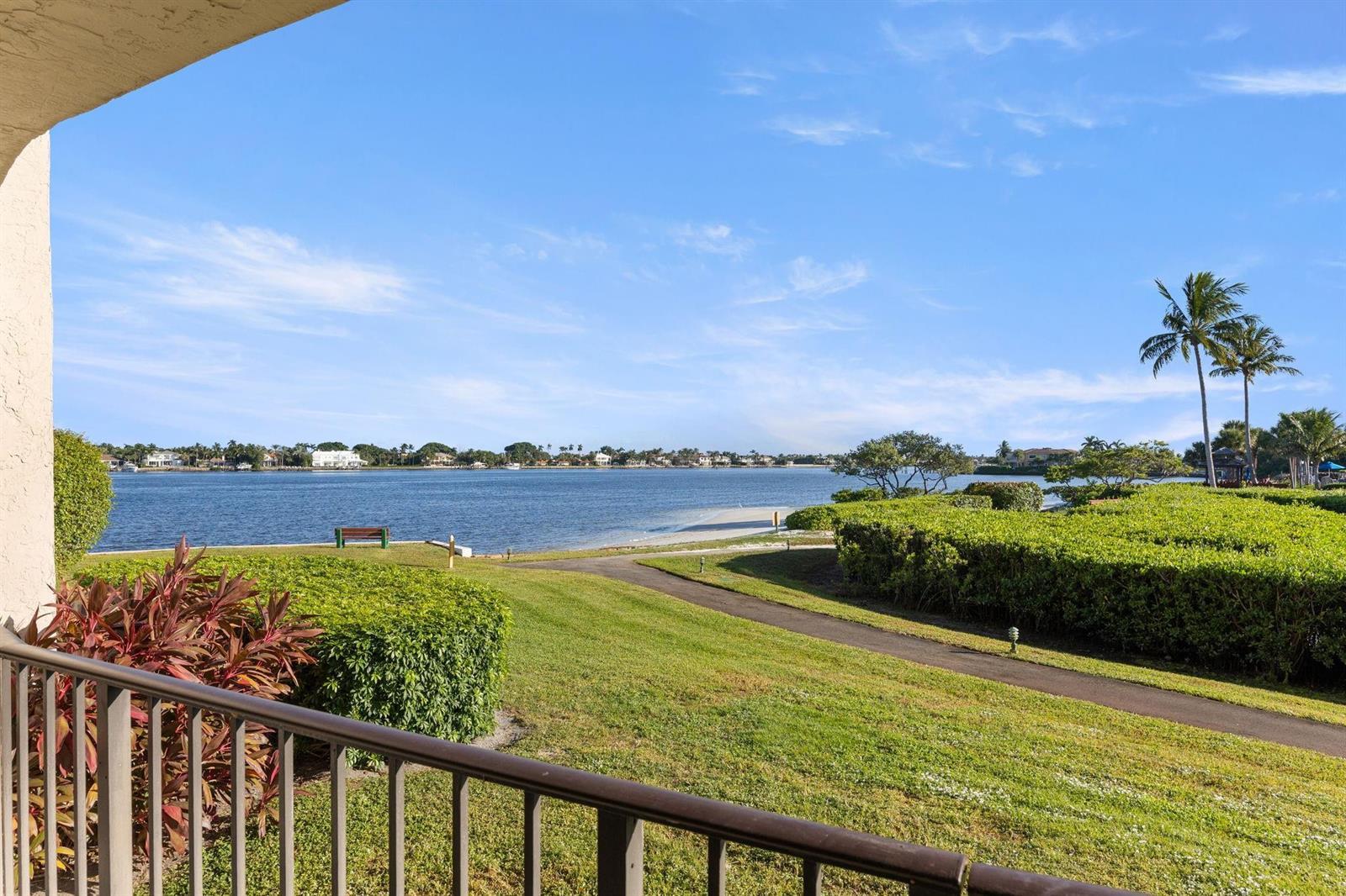 7020 Half Moon Circle # 105, Hypoluxo FL 33462 photo 2