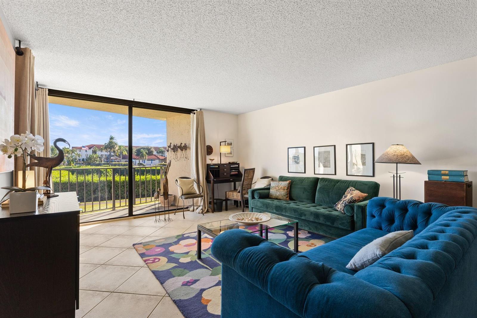 7020 Half Moon Circle # 105, Hypoluxo FL 33462 photo 4
