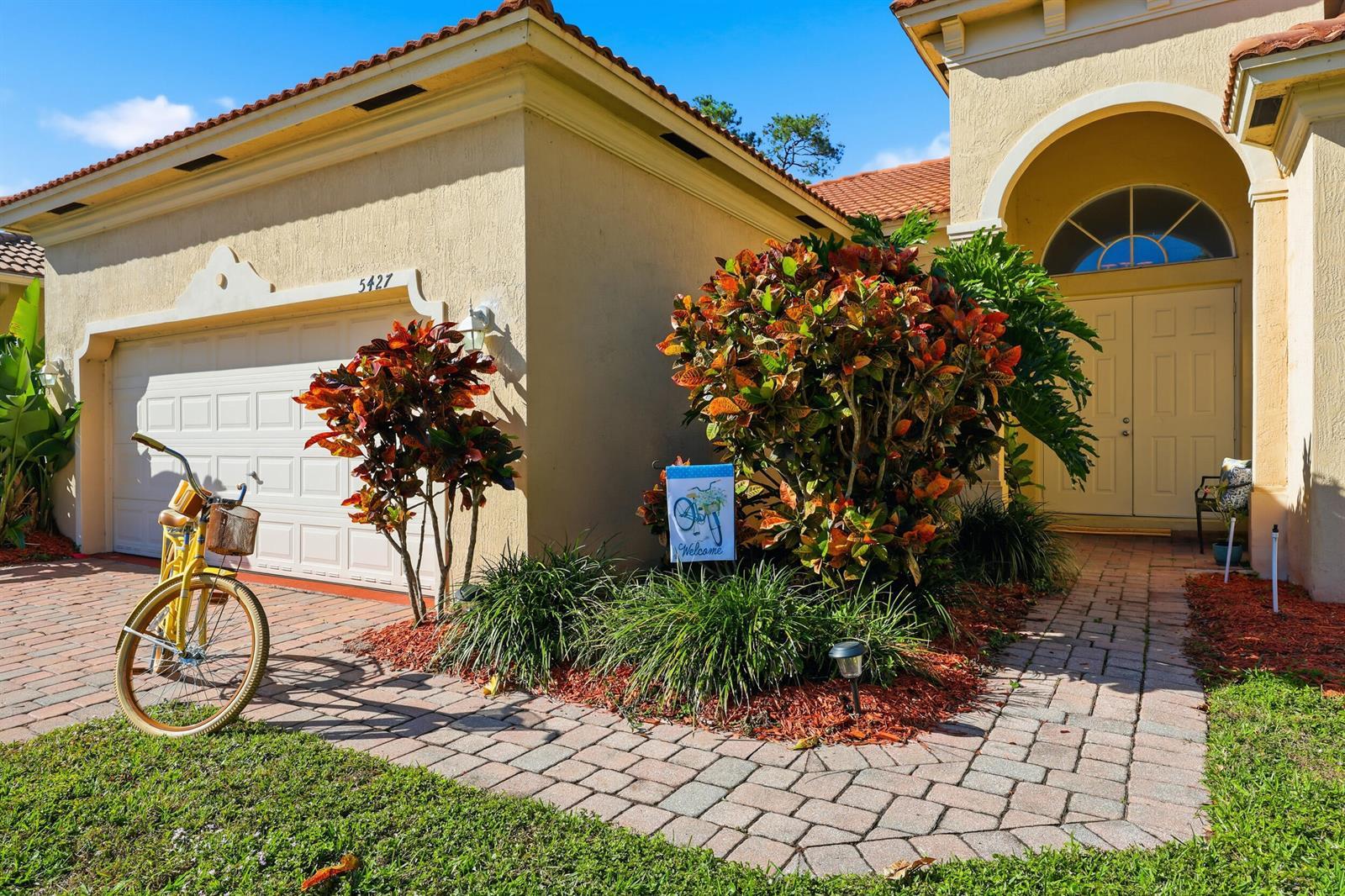 5427 Place Lake Drive, Fort Pierce FL 34951 photo 2