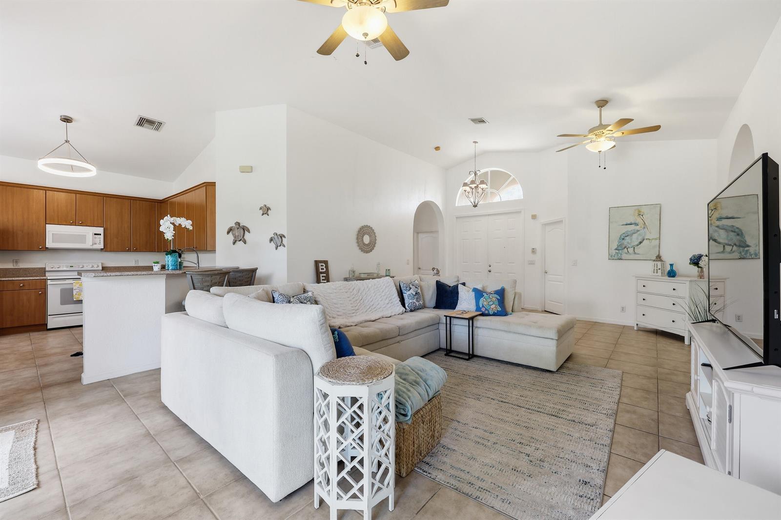 5427 Place Lake Drive, Fort Pierce FL 34951 photo 4