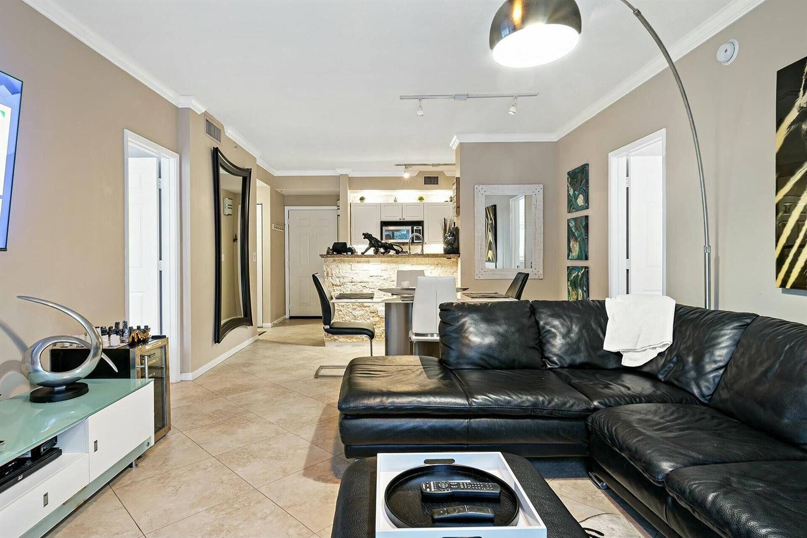 580 S Sapodilla # 206, West Palm Beach FL 33401 photo 2