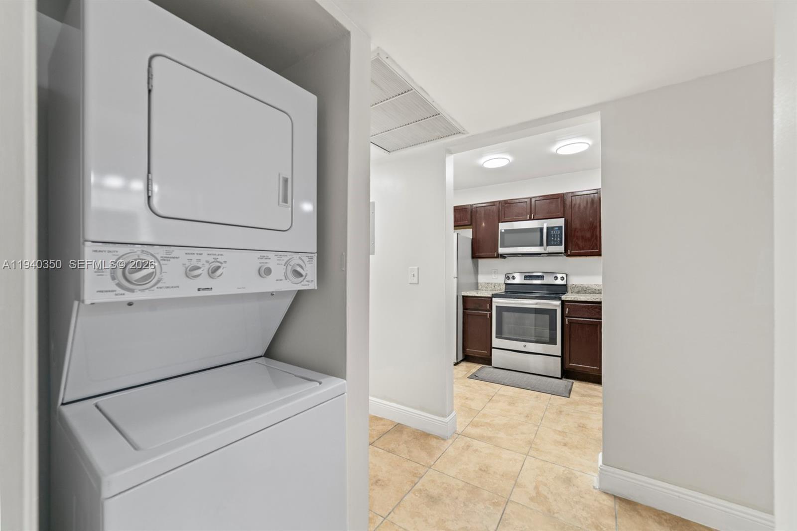 880 NE 207th Ter # 10, Miami FL 33179 photo 5
