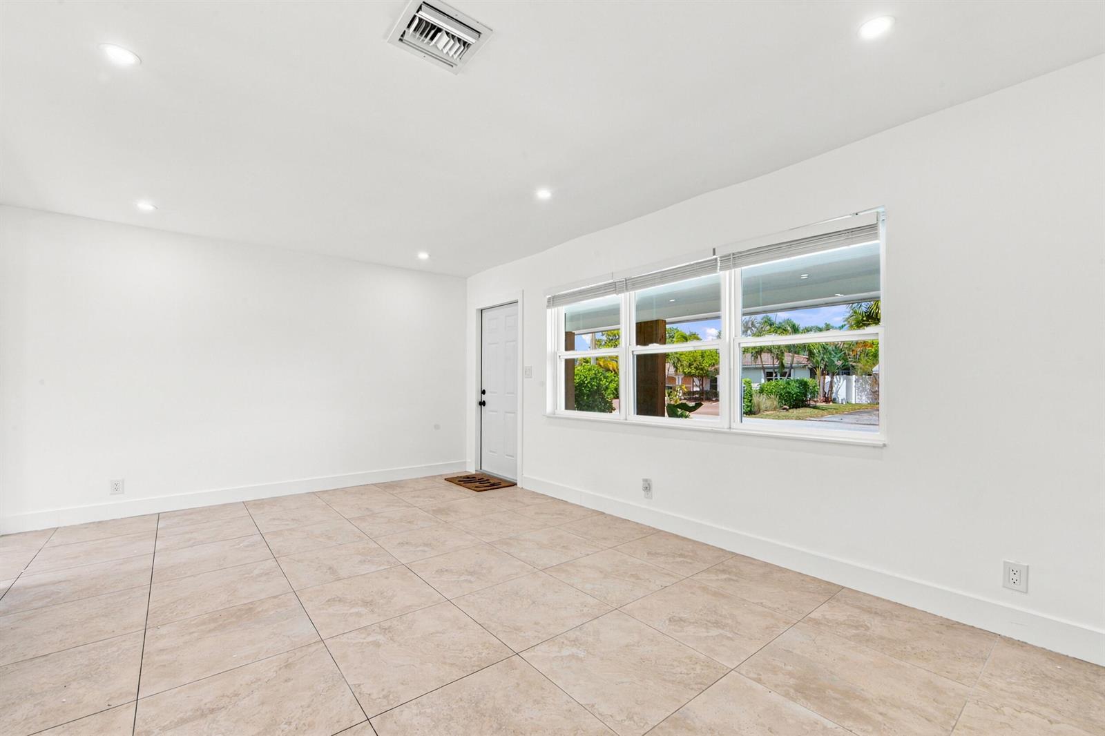 4841 NE 5th Terrace, Fort Lauderdale FL 33334 photo 3