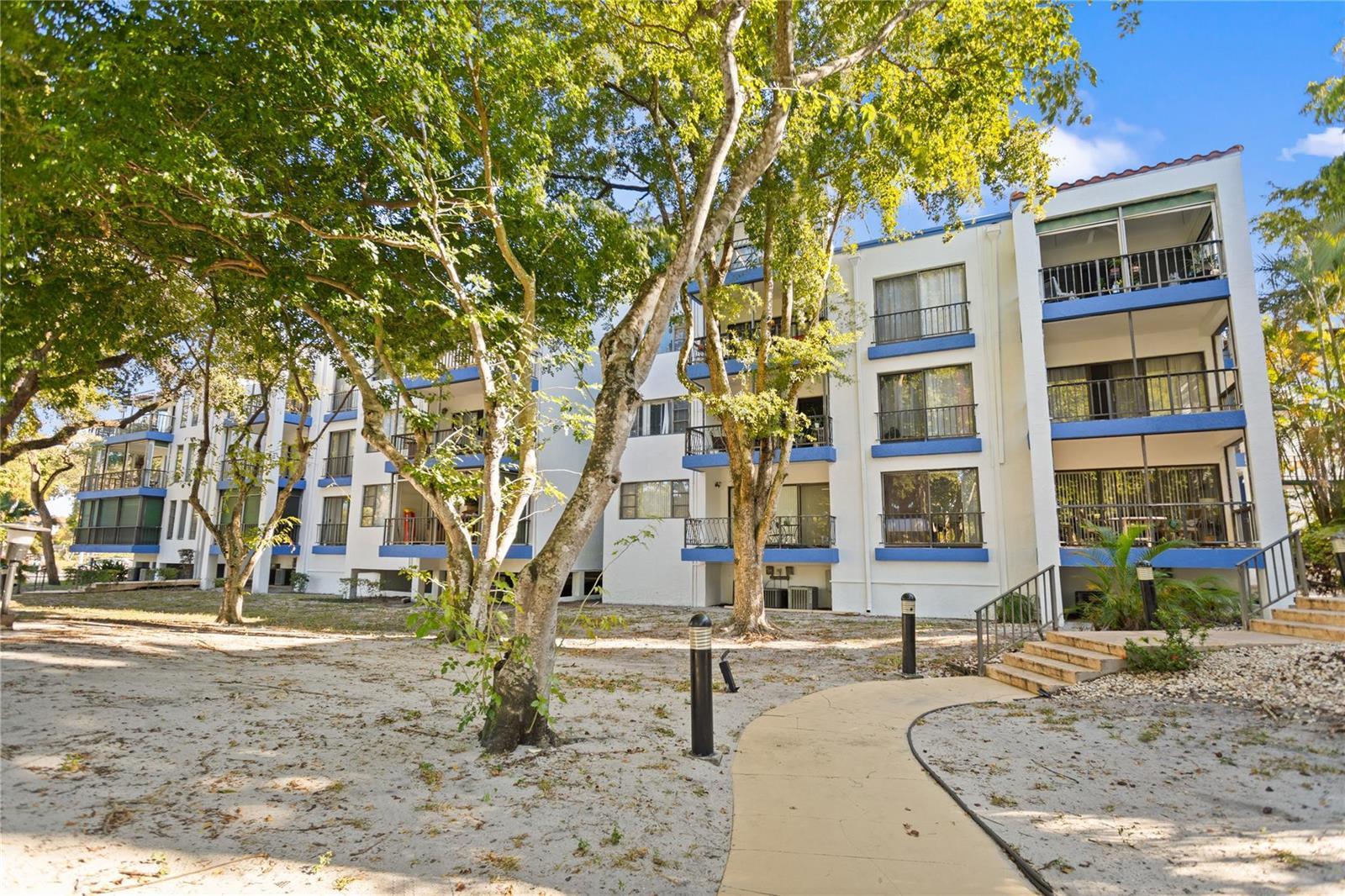 6060 S Falls Circle Drive # 218, Lauderhill FL 33319