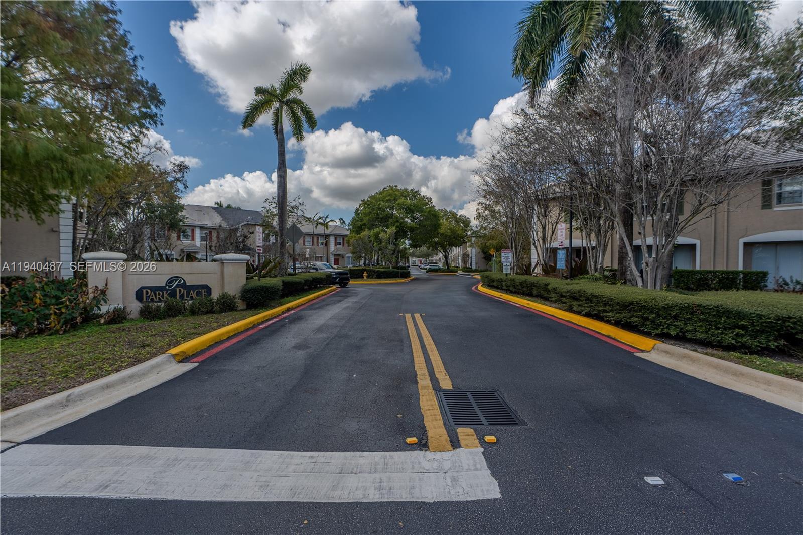 729 NW 42nd Ave, Plantation FL 33317 photo 3