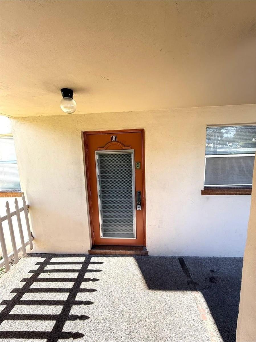 3091 E Sunrise Lakes Drive # 101, Sunrise FL 33322 photo 2