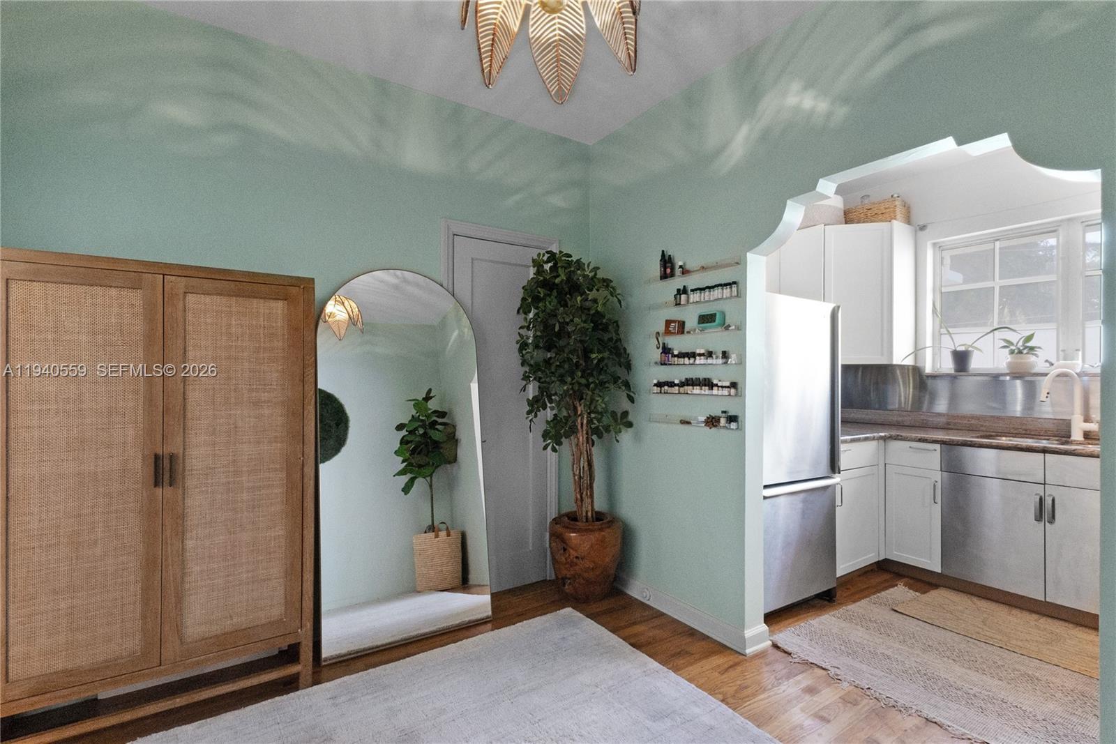 826 Euclid Ave # 11, Miami Beach FL 33139 photo 2