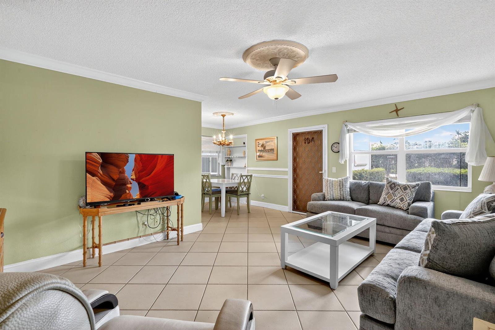 480 Horizons W # 104, Boynton Beach FL 33435 photo 4