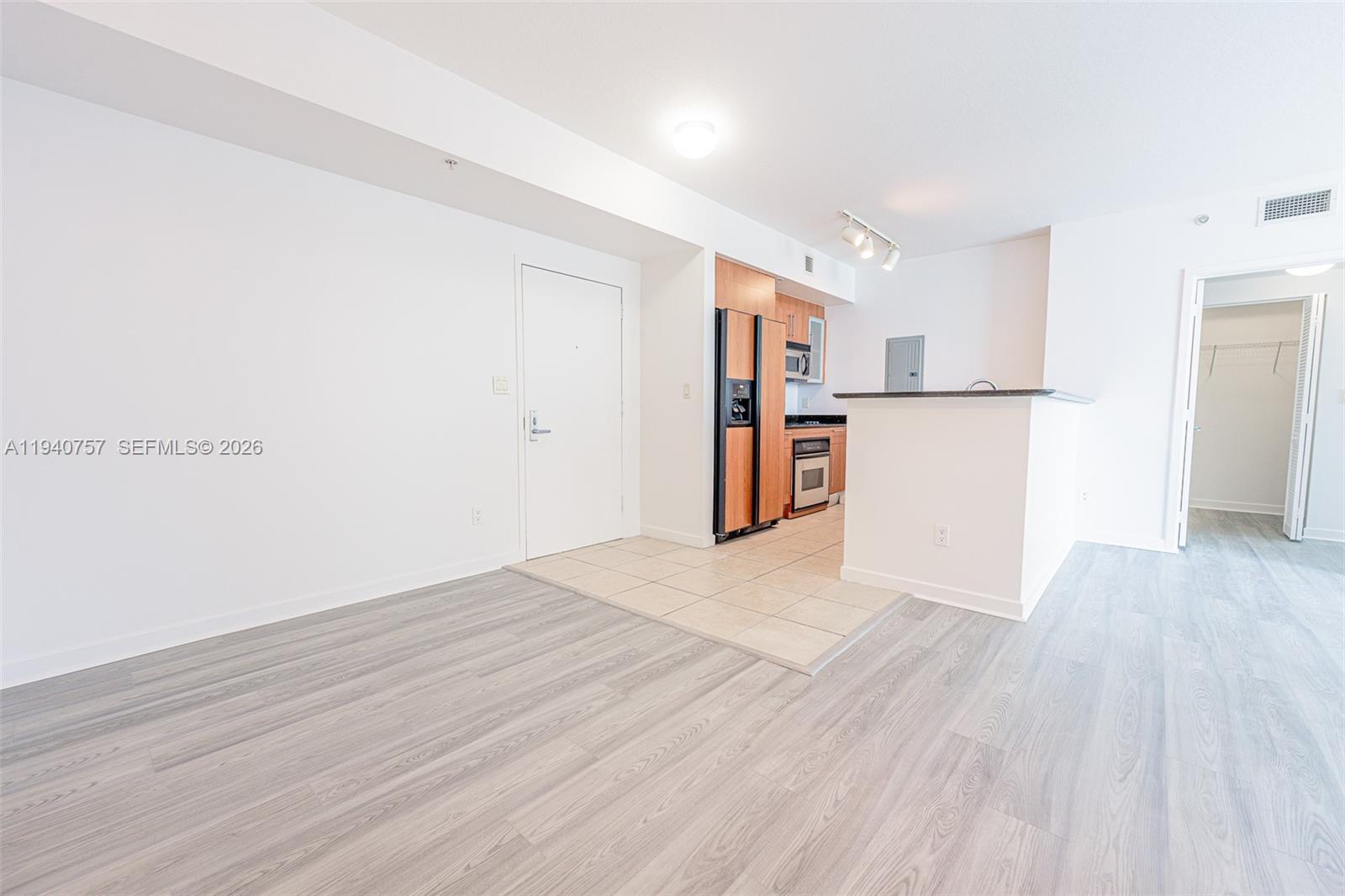 335 S Biscayne Blvd # 1108, Miami FL 33131 photo 5