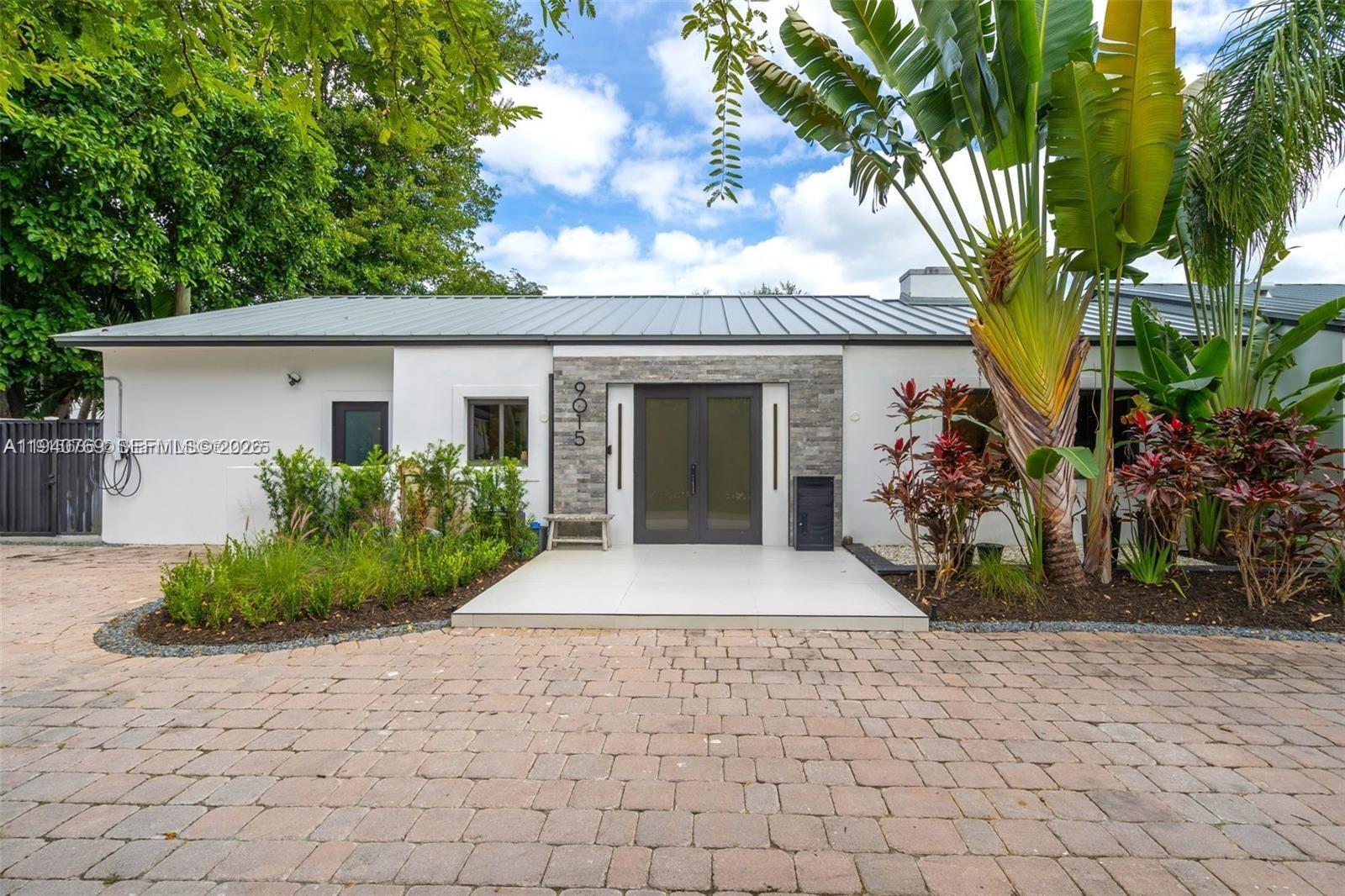 9015 NE 10th Ave, Miami FL 33138 photo 2