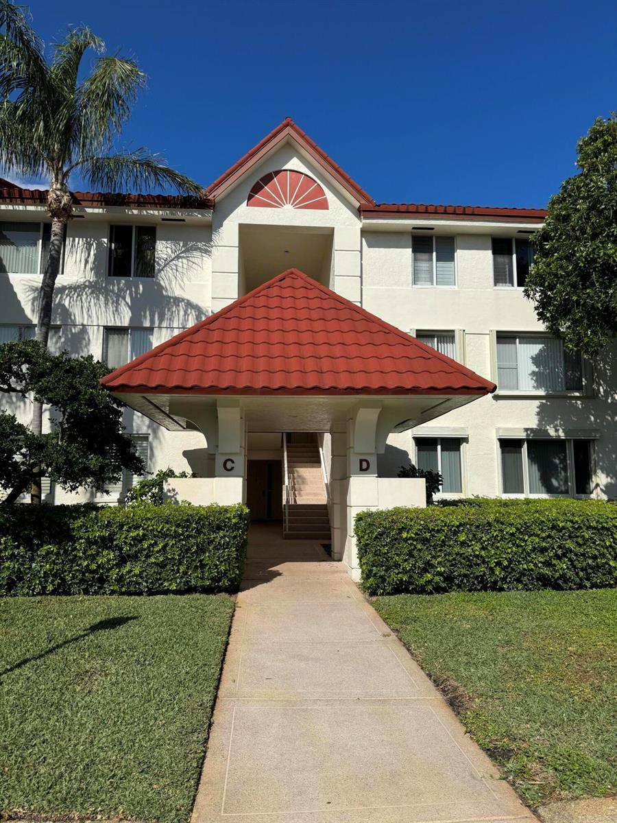 110 Half Moon Circle # C1, Hypoluxo FL 33462 photo 2