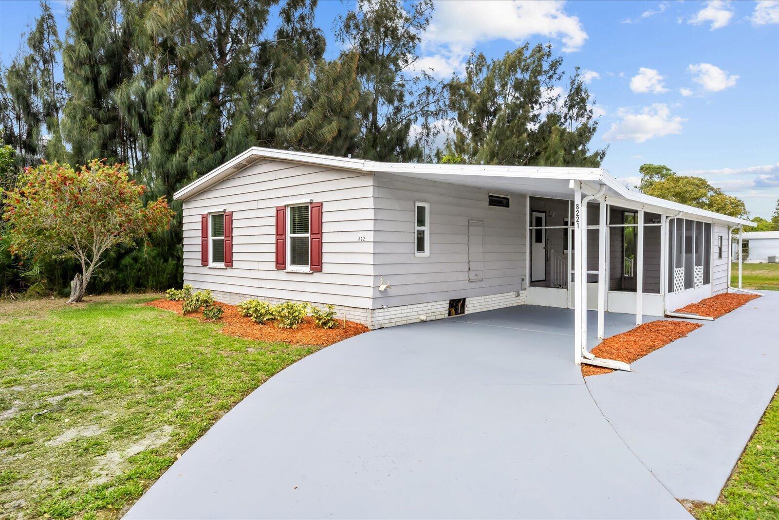 8221 Cinnamon Lane, Port St. Lucie FL 34952 photo 2