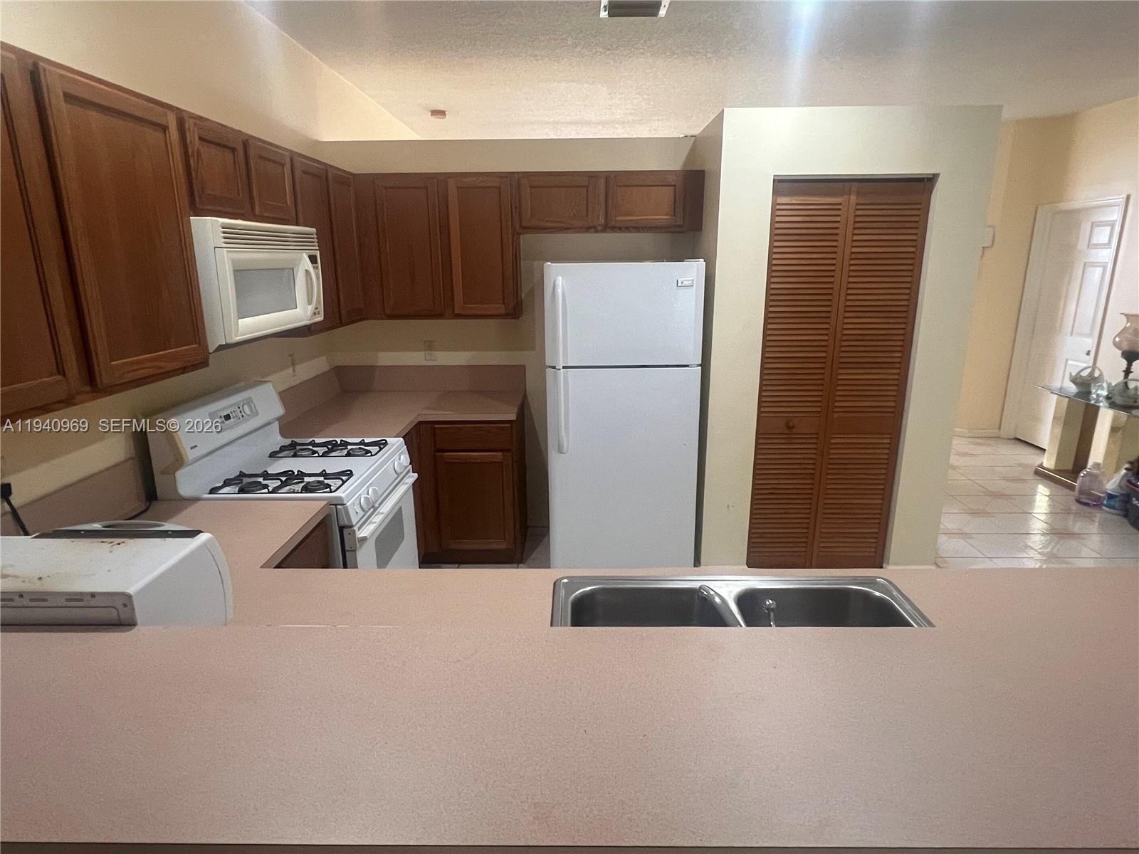 1327 Monteray Way, Green Acres FL 33413 photo 4