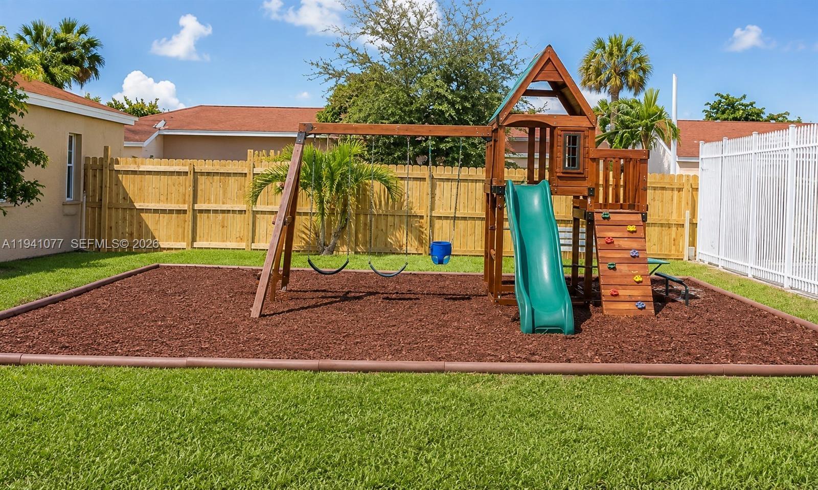 885 NE 213th Ter # 2, Miami FL 33179 photo 4