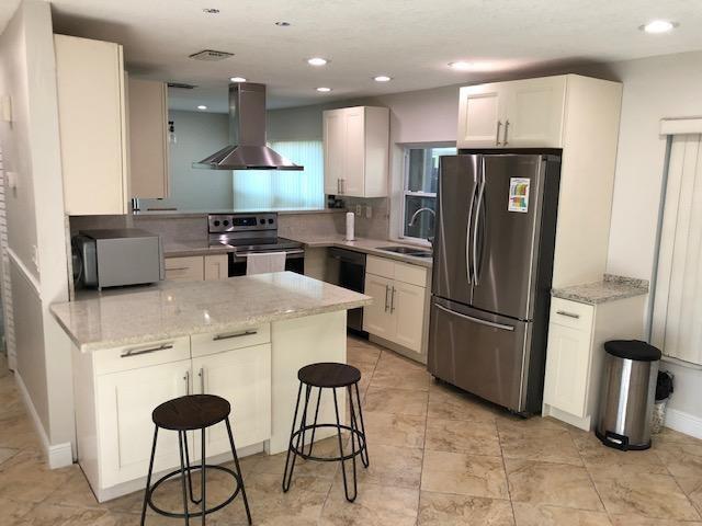 60 Forest Circle, Cooper City FL 33026 photo 2