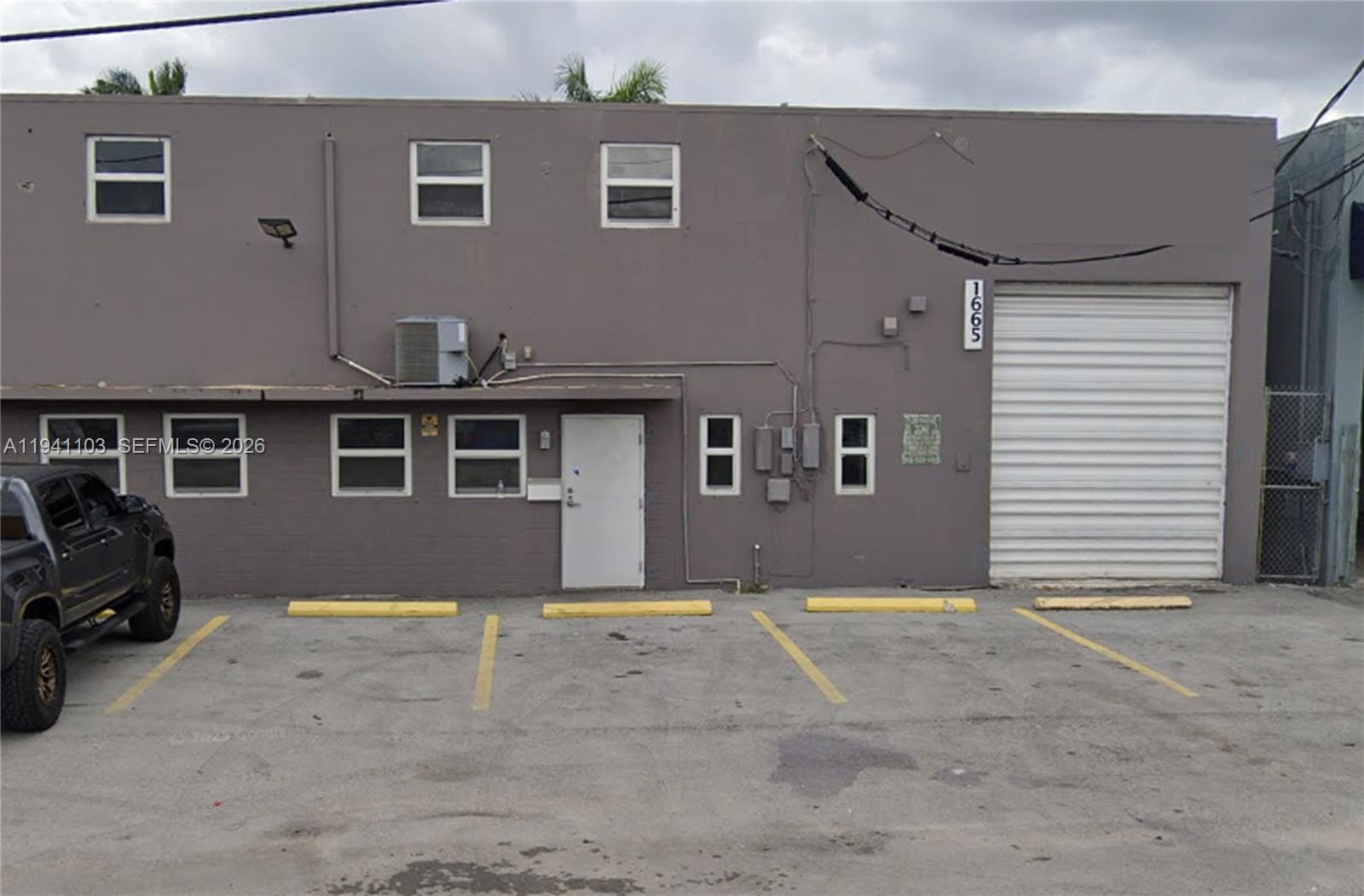 1665 W 33rd Pl, Hialeah FL 33012