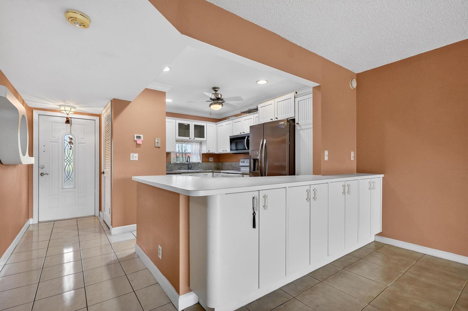 9410 N Hollybrook Lake Drive # 303, Pembroke Pines FL 33025 photo 2