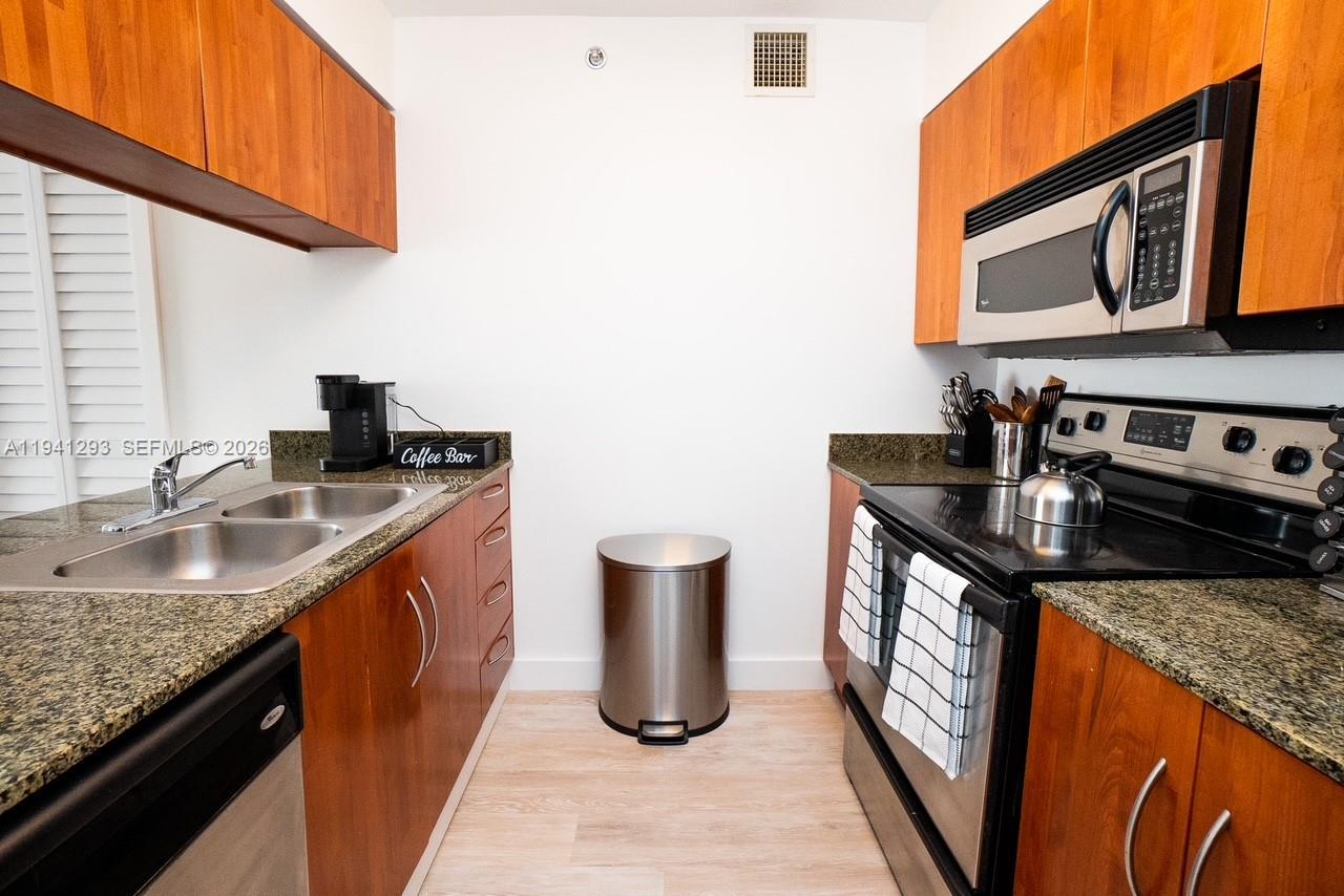 1200 Brickell Bay Dr # 3524, Miami FL 33131 photo 5