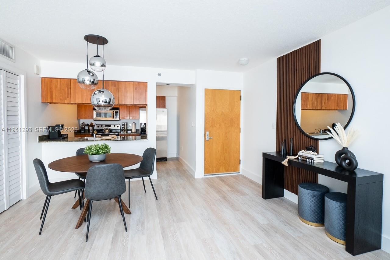 1200 Brickell Bay Dr # 3524, Miami FL 33131 photo 4