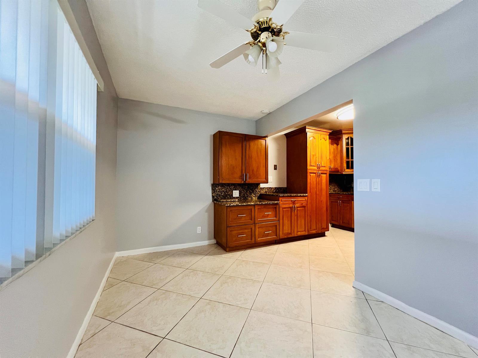 210 Somerset K, West Palm Beach FL 33417 photo 3