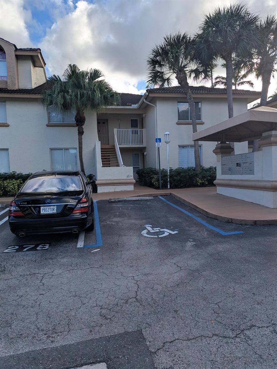 19117 Glenmoor Drive, West Palm Beach FL 33409 photo 2