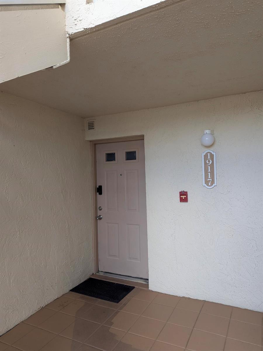 19117 Glenmoor Drive, West Palm Beach FL 33409 photo 4