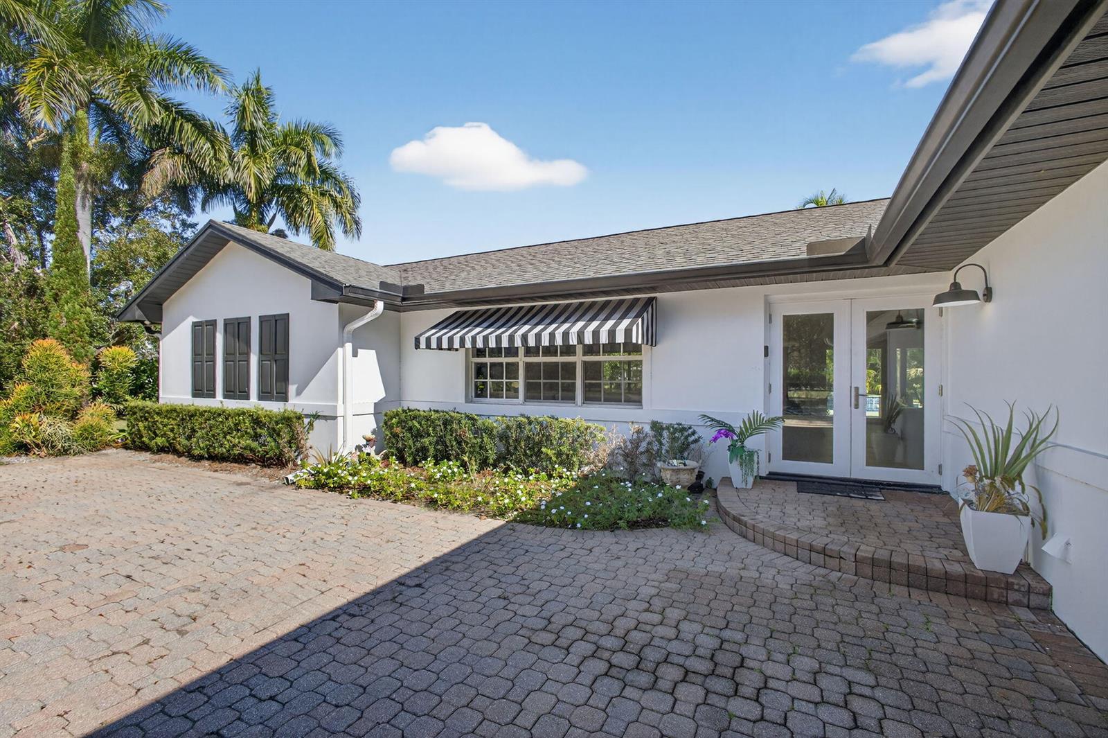 8218 S Elizabeth Avenue, Palm Beach Gardens FL 33418 photo 2