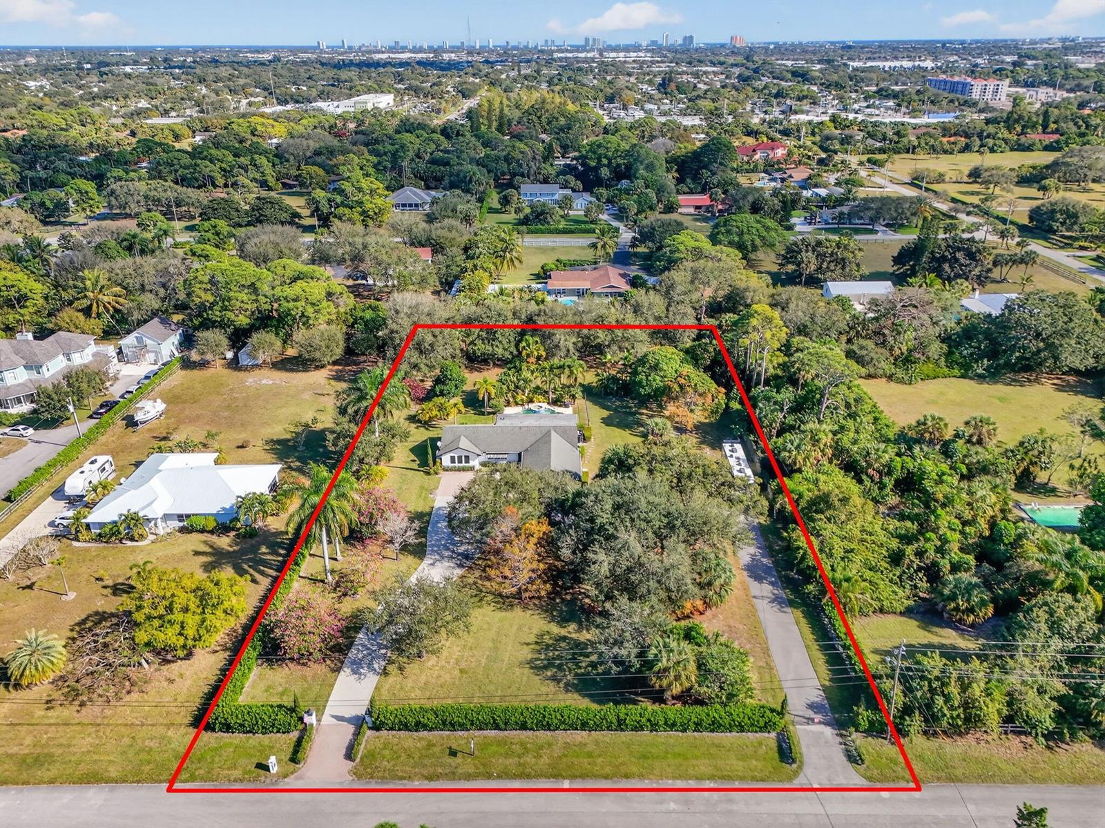 8218 S Elizabeth Avenue, Palm Beach Gardens FL 33418