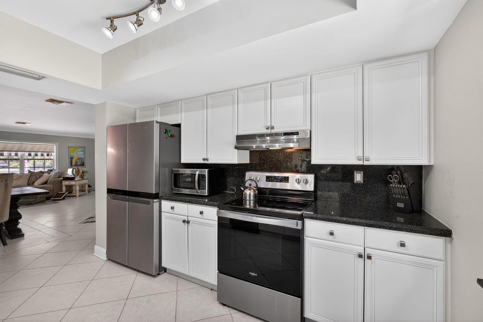 8218 S Elizabeth Avenue, Palm Beach Gardens FL 33418 photo 4
