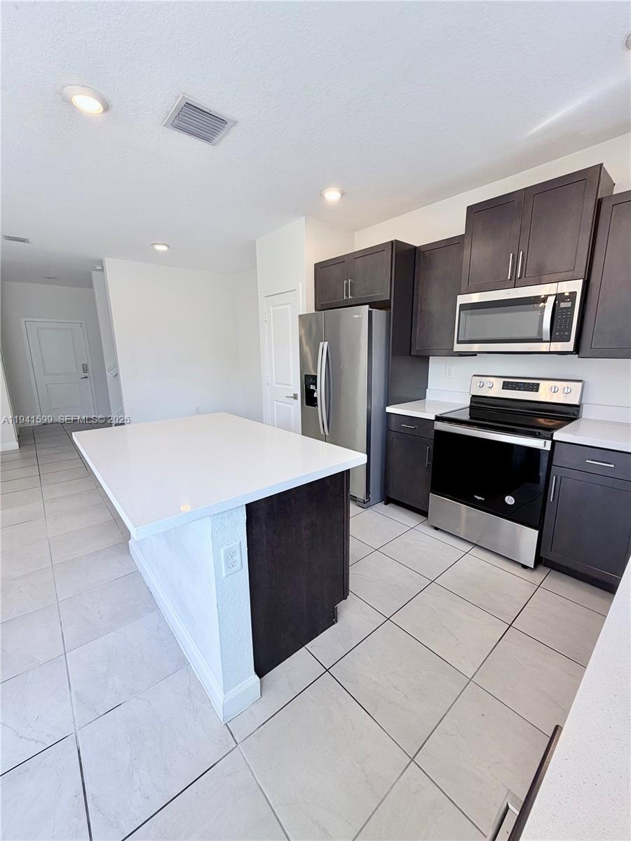 2418 SE 10th Ct, Homestead FL 33035 photo 4