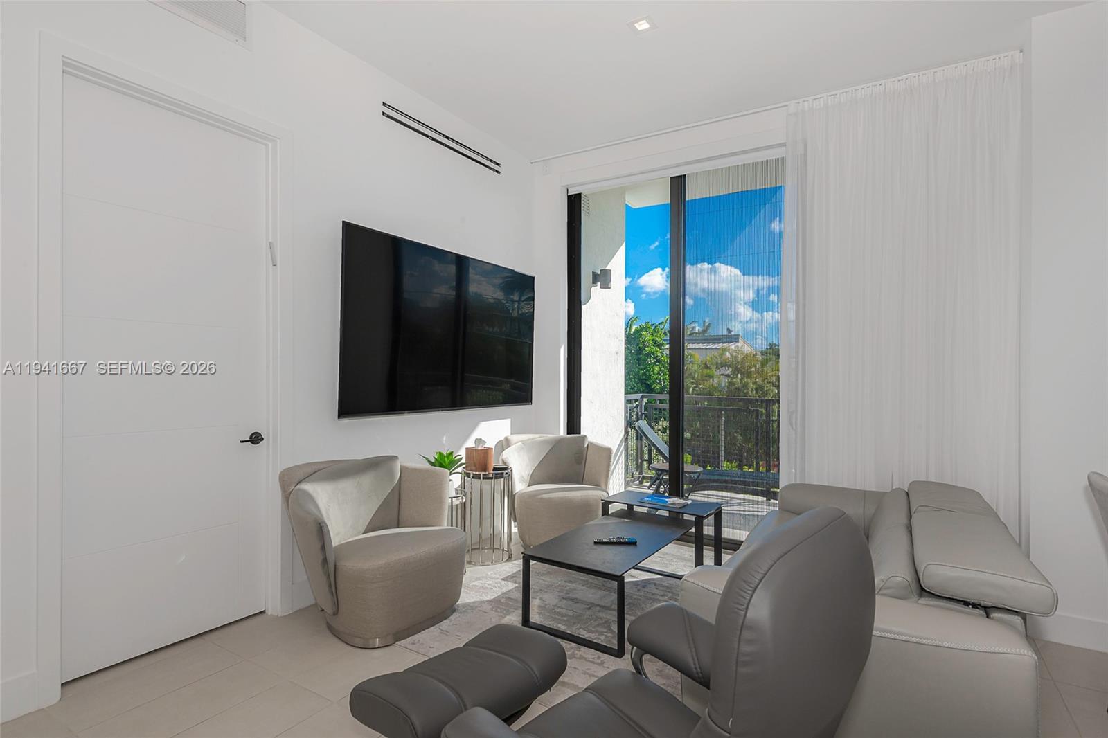 1030 15th St # 214, Miami Beach FL 33139 photo 3