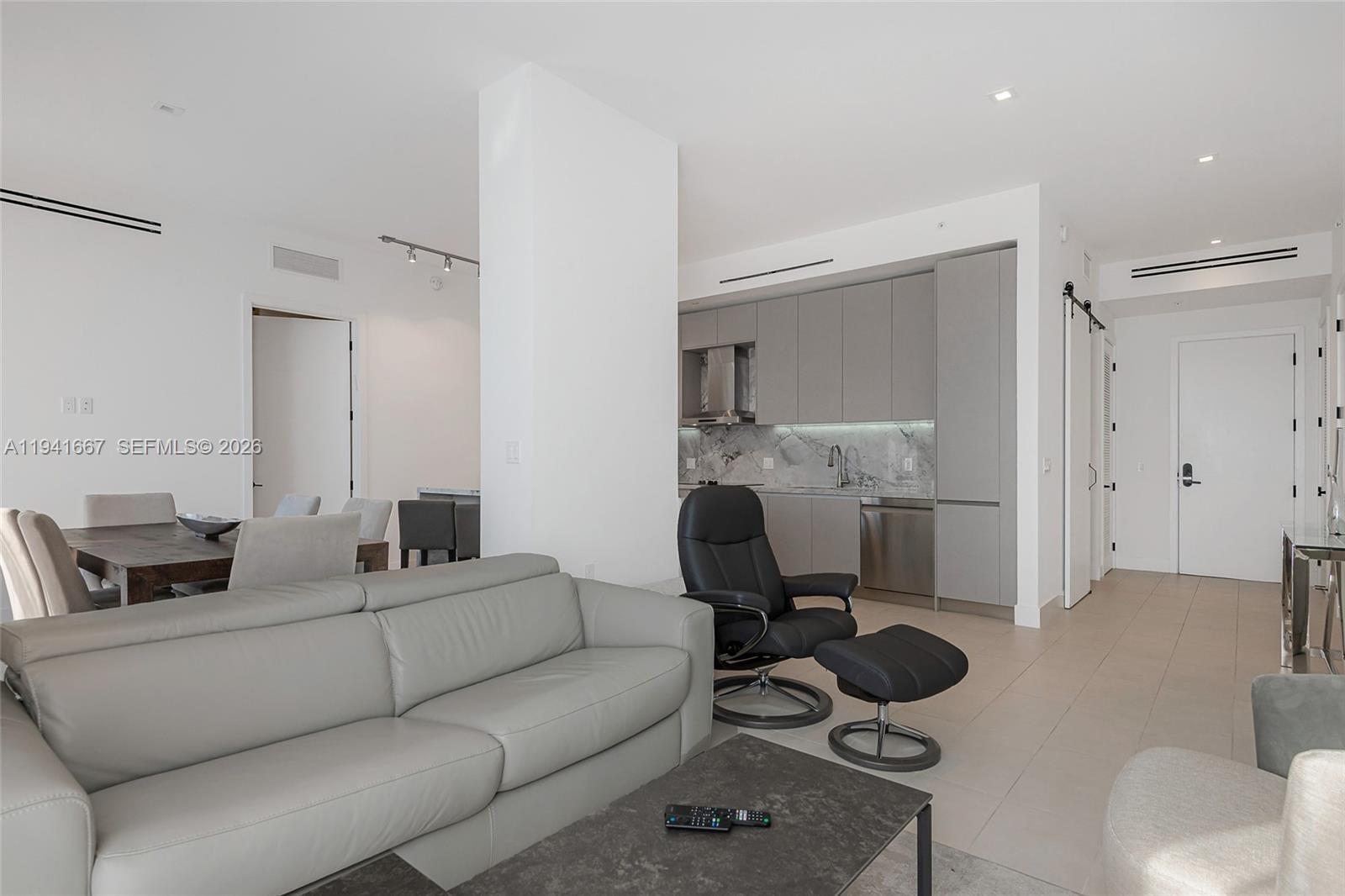 1030 15th St # 214, Miami Beach FL 33139 photo 4