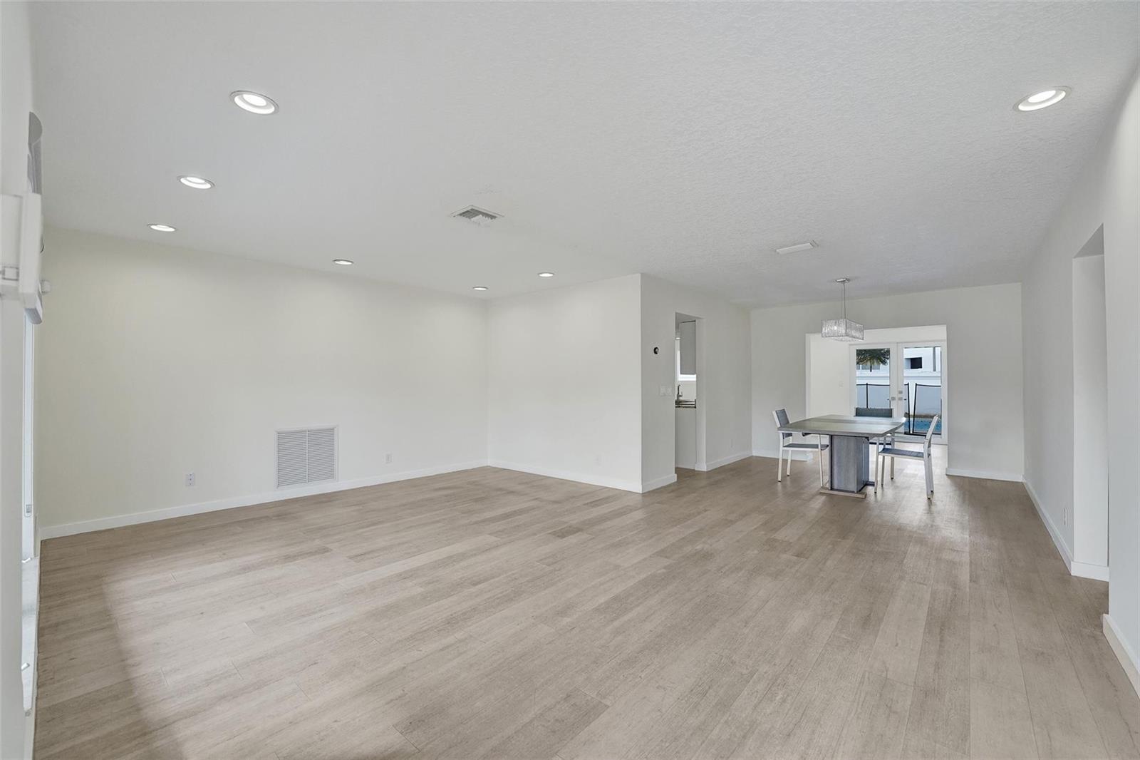 4001 N 41st Court, Hollywood FL 33021 photo 2
