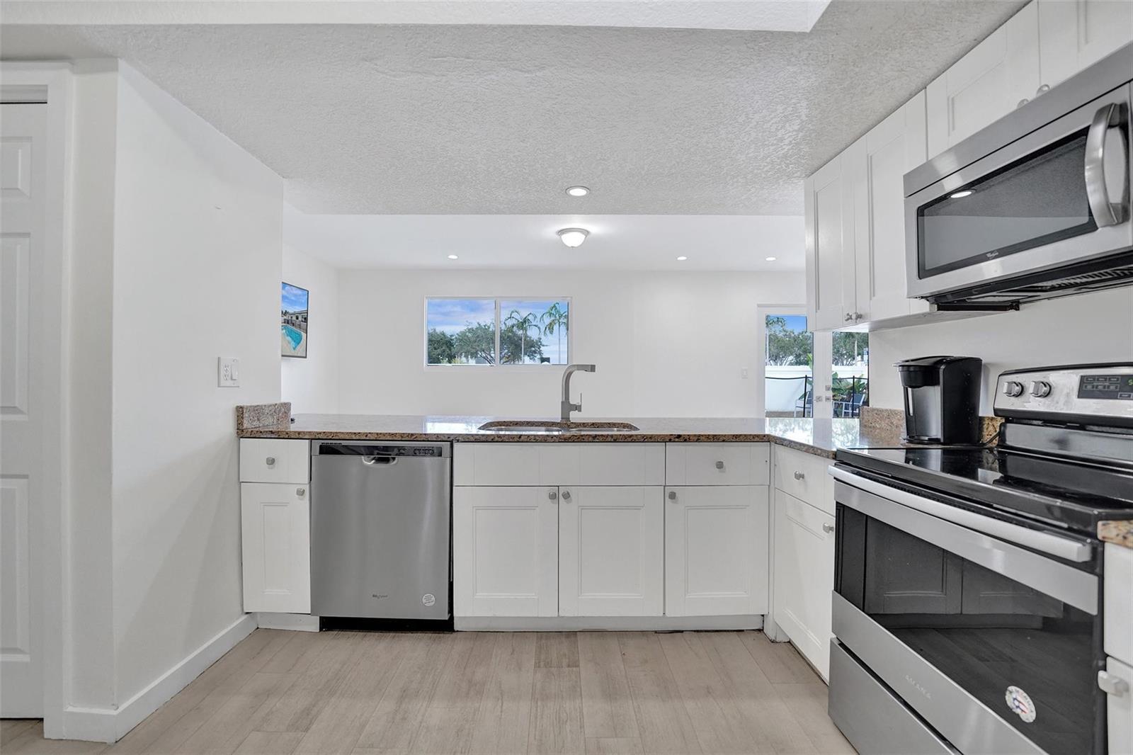 4001 N 41st Court, Hollywood FL 33021 photo 4