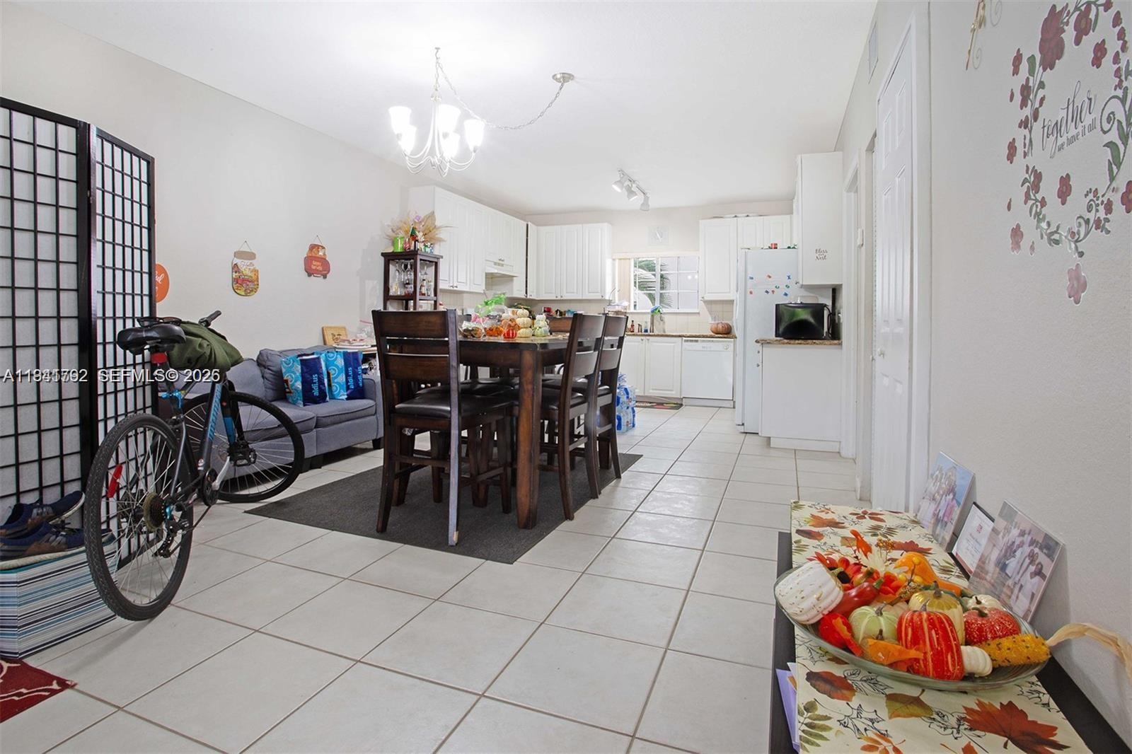 911 Hillcrest Ct # 127, Hollywood FL 33021 photo 4