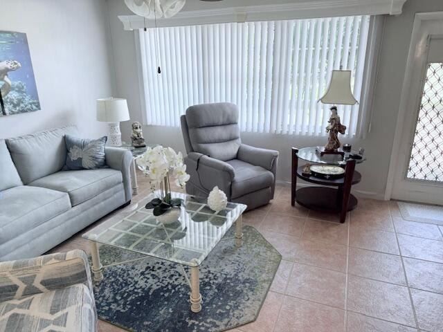 2009 Cambridge A, Deerfield Beach FL 33442 photo 2