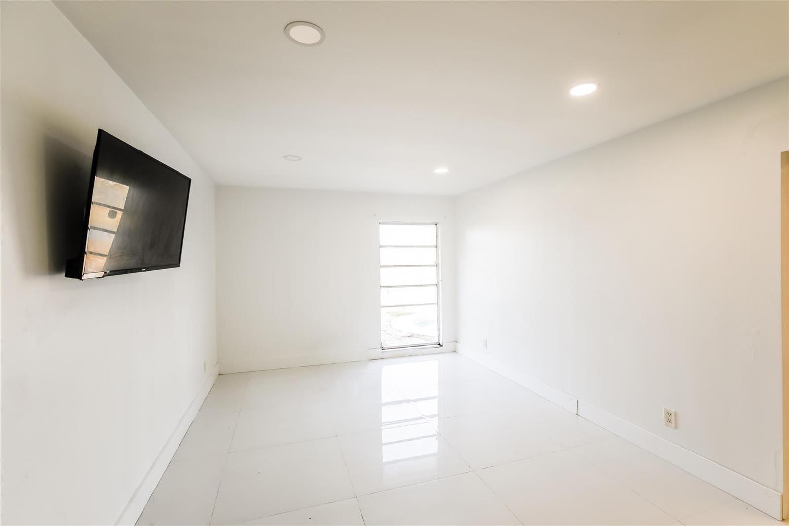 6609 NW 80th Court, Tamarac FL 33321 photo 5