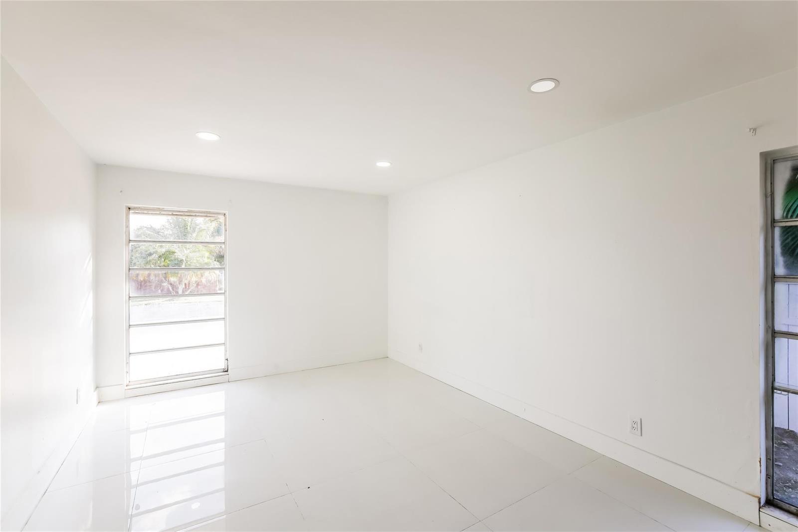 6609 NW 80th Court, Tamarac FL 33321 photo 4