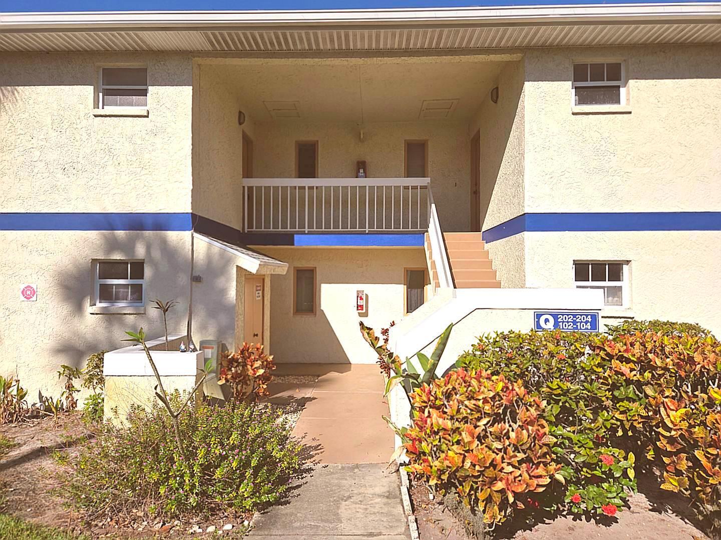 1524 SE Royal Green Circle # 202, Port St. Lucie FL 34952 photo 2