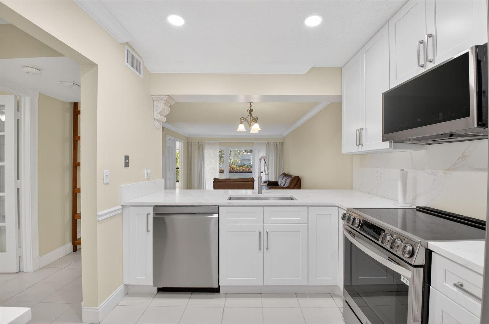 159 NW 70th Street # 403, Boca Raton FL 33487 photo 4